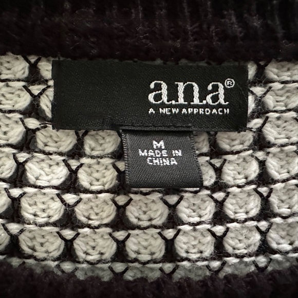 a.n.a. Black and White Hi-Lo Checkered Long Sleeve Women's Top Size M EUC - Picture 3 of 10